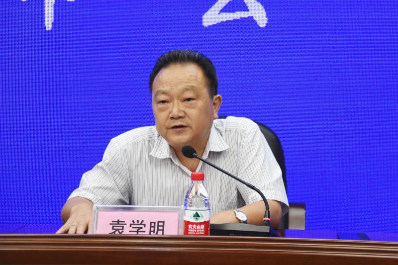 市文化馆馆长袁学明讲话_副本.jpg