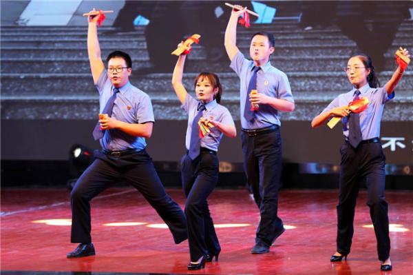 雁峰区举办“欢乐潇湘·幸福衡阳·平安雁峰”群众文艺汇演1.jpg