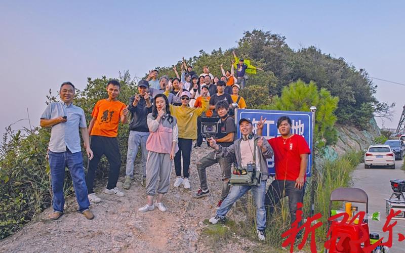 院线电影《爱在黎明前》在邵东杀青2.jpg