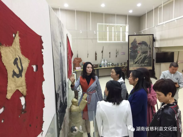 红色藏品展2.jpg