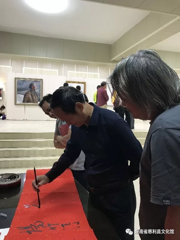 “祖国在我心中”首届书画艺术展6.jpg