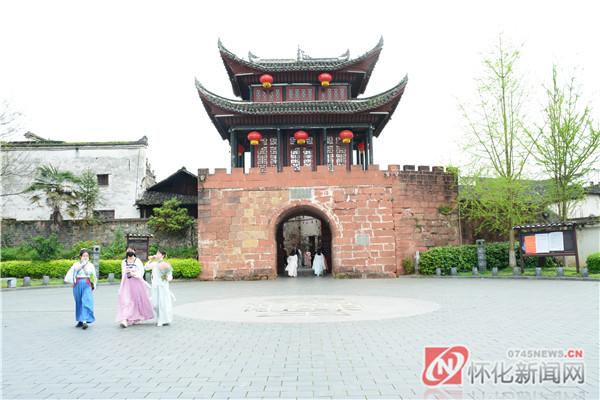 黔阳古城：开启《宝贝有戏•天籁童声》汉服主题活动