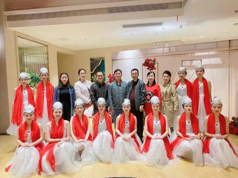 资兴参赛第7届省艺术节演职人员合影202110221733022.jpg