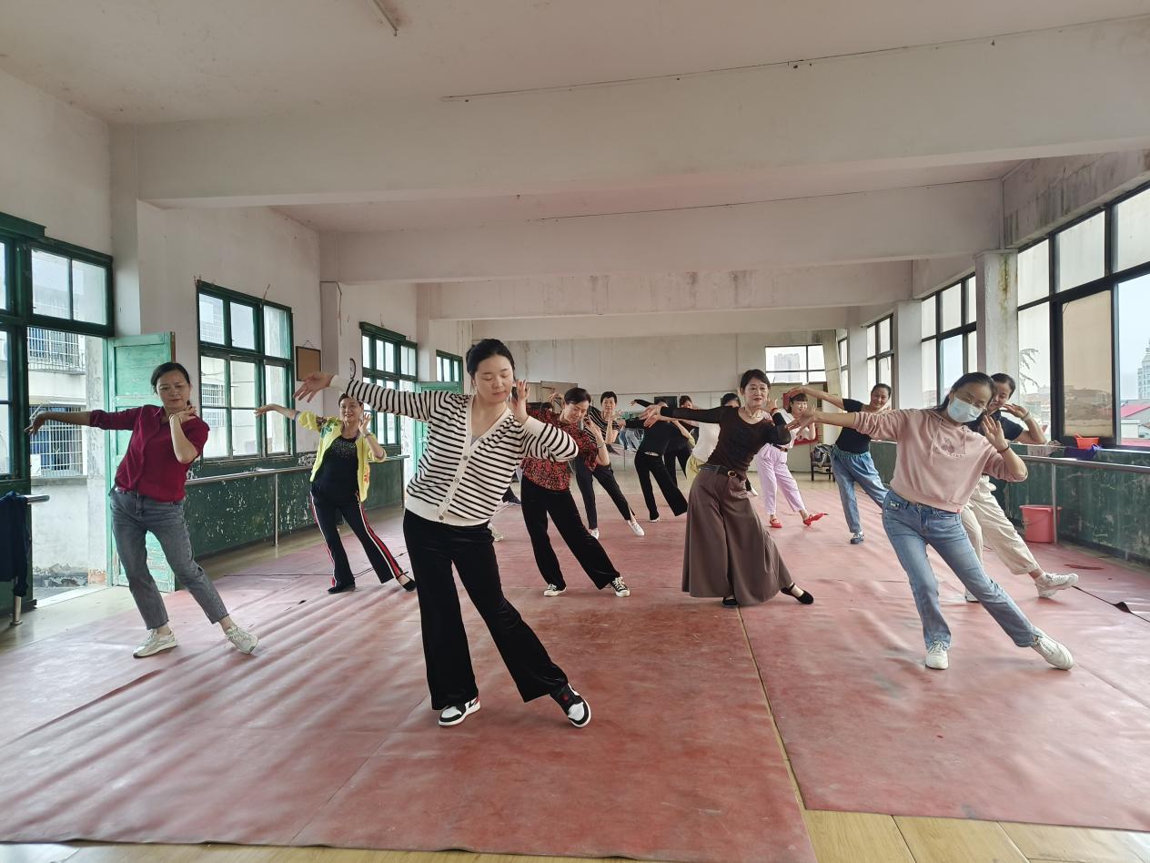 中国舞班11.png