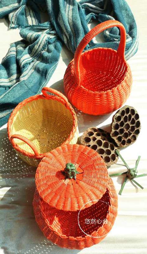 绳编是以打结的方式做出各种各样独具装饰性作品的艺术,随着北欧风