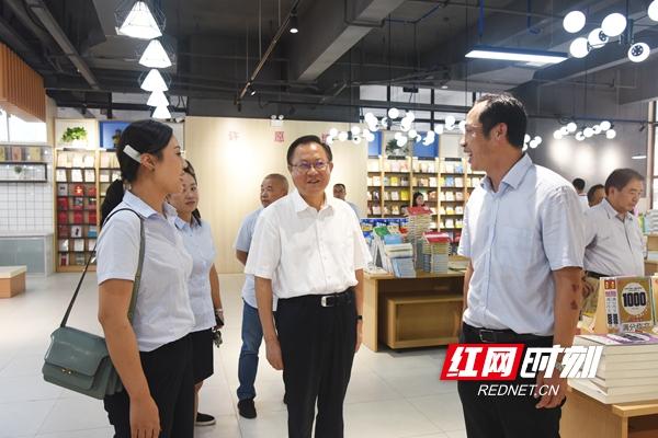 打造书香校园邵阳市一中校园书店盛装开启