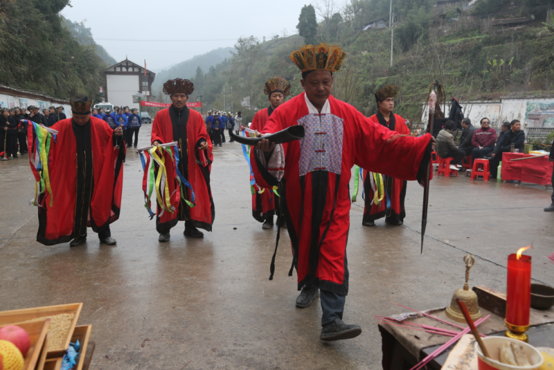 泸溪县举办苗族跳香节民俗活动
