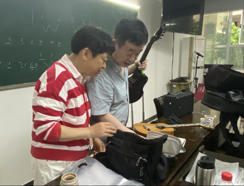 记尤克里里班陈永清老师的第一堂课